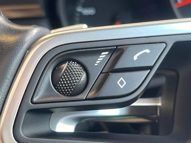 マカン マカン　１オーナー　禁煙車　パノラミックサンルーフ　ベージュ革シート　スポーツクロノパッケージ　２１インチＲＳスパイダーデザインＡＷ　アダプティブクルコン　ブラインドスポットアシスト　カープレイ　純正ナビ（26枚目）