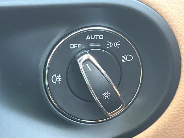 マカン マカン　１オーナー　禁煙車　パノラミックサンルーフ　ベージュ革シート　スポーツクロノパッケージ　２１インチＲＳスパイダーデザインＡＷ　アダプティブクルコン　ブラインドスポットアシスト　カープレイ　純正ナビ（33枚目）