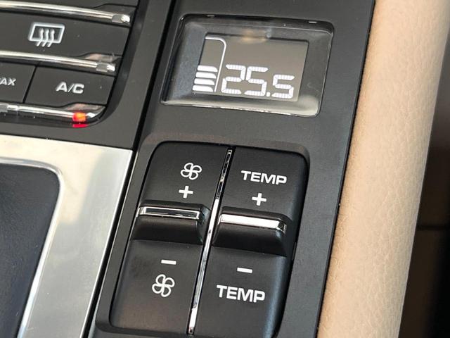 マカン マカン　１オーナー　禁煙車　パノラミックサンルーフ　ベージュ革シート　スポーツクロノパッケージ　２１インチＲＳスパイダーデザインＡＷ　アダプティブクルコン　ブラインドスポットアシスト　カープレイ　純正ナビ（38枚目）