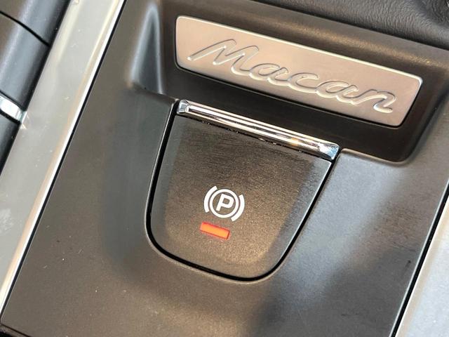 マカン マカン　１オーナー　禁煙車　パノラミックサンルーフ　ベージュ革シート　スポーツクロノパッケージ　２１インチＲＳスパイダーデザインＡＷ　アダプティブクルコン　ブラインドスポットアシスト　カープレイ　純正ナビ（40枚目）