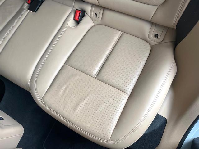 マカン マカン　１オーナー　禁煙車　パノラミックサンルーフ　ベージュ革シート　スポーツクロノパッケージ　２１インチＲＳスパイダーデザインＡＷ　アダプティブクルコン　ブラインドスポットアシスト　カープレイ　純正ナビ（51枚目）