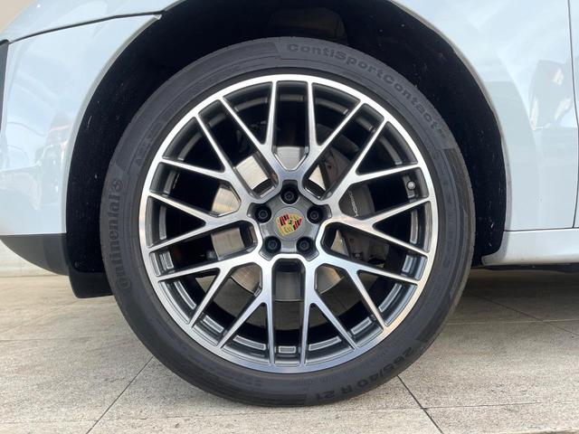 マカン マカン　１オーナー　禁煙車　パノラミックサンルーフ　ベージュ革シート　スポーツクロノパッケージ　２１インチＲＳスパイダーデザインＡＷ　アダプティブクルコン　ブラインドスポットアシスト　カープレイ　純正ナビ（57枚目）