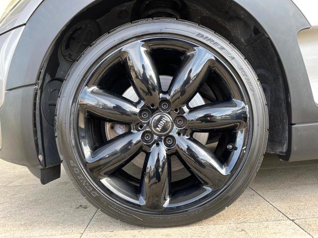 ＭＩＮＩ クーパーＳ　クラブマン　クロスパンチ入革シートセット　ペッパーＰＫＧ　純正１８インチＡＷ　ＬＥＤヘッドライト　純正ナビ　リアビューカメラ　禁煙車　ＥＴＣ　クルーズコントロール　コンフォートアクセス　前席シートヒーター（27枚目）