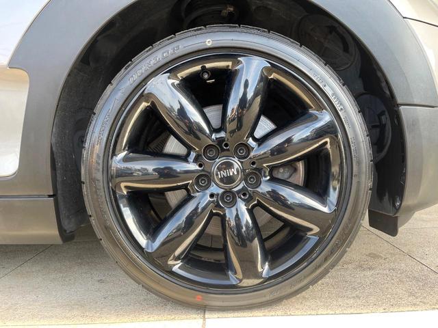 ＭＩＮＩ クーパーＳ　クラブマン　クロスパンチ入革シートセット　ペッパーＰＫＧ　純正１８インチＡＷ　ＬＥＤヘッドライト　純正ナビ　リアビューカメラ　禁煙車　ＥＴＣ　クルーズコントロール　コンフォートアクセス　前席シートヒーター（29枚目）