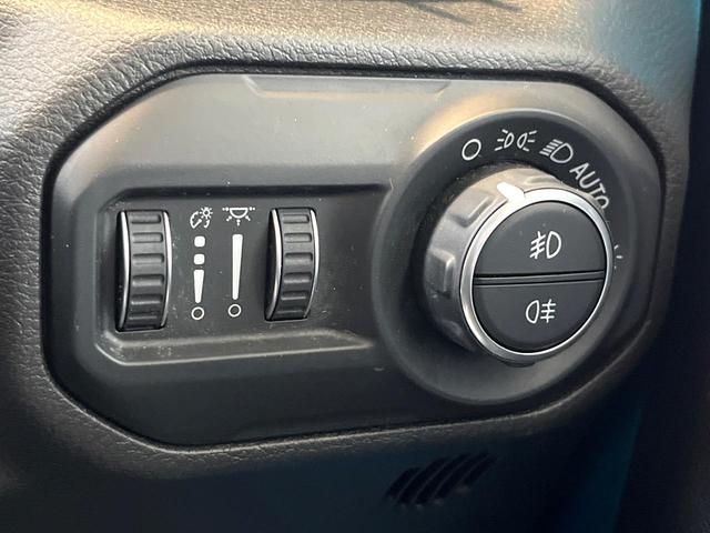 ジープ・ラングラーアンリミテッド ルビコン リーコン 100台限定車 1オーナー 禁煙 カープレイ 純正ナビ フルセグ バック/フロント/サイドカメラ Bluetooth アダプティブクルコン 黒革シート シートヒーター LEDヘッドライト スマートキー(21枚目)