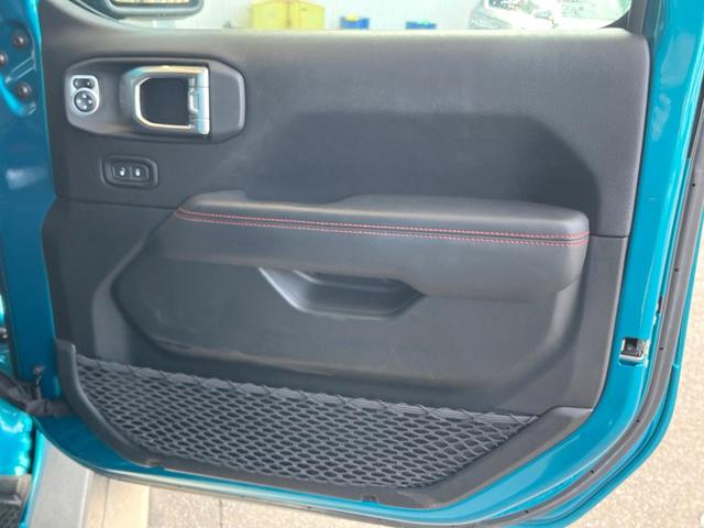 ジープ・ラングラーアンリミテッド ルビコン リーコン 100台限定車 1オーナー 禁煙 カープレイ 純正ナビ フルセグ バック/フロント/サイドカメラ Bluetooth アダプティブクルコン 黒革シート シートヒーター LEDヘッドライト スマートキー(37枚目)