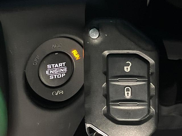 ジープ・ラングラーアンリミテッド ルビコン リーコン 100台限定車 1オーナー 禁煙 カープレイ 純正ナビ フルセグ バック/フロント/サイドカメラ Bluetooth アダプティブクルコン 黒革シート シートヒーター LEDヘッドライト スマートキー(67枚目)