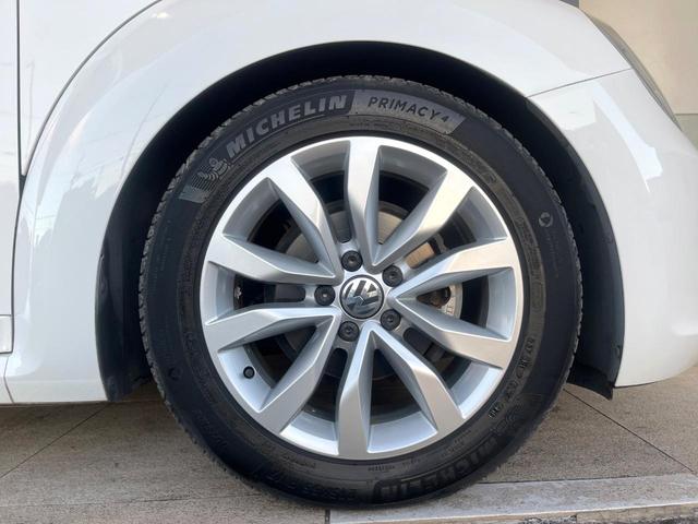 ザ・ビートル デザインレザーパッケージ　黒革シート　シートヒーター　純正ナビ　Ｂｌｕｅｔｏｏｔｈ　フルセグ　クルーズコントロール　キセノンヘッドライト　フォグライト　ＥＴＣ　禁煙車　パドルシフト　純正１７インチＡＷ　キーレス（44枚目）