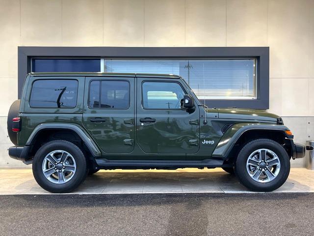 ジープ・ラングラーアンリミテッド サハラ・サージグリーン　２００台限定車　１オーナー　禁煙車　純正ナビ　バックカメラ　カープレイ　アダプティブクルコン　ブラインドスポットアシスト　シートヒーター　ステアリングヒーター　ＬＥＤヘッドライト　ＡＬＰＩＮＥ　ＥＴＣ（18枚目）