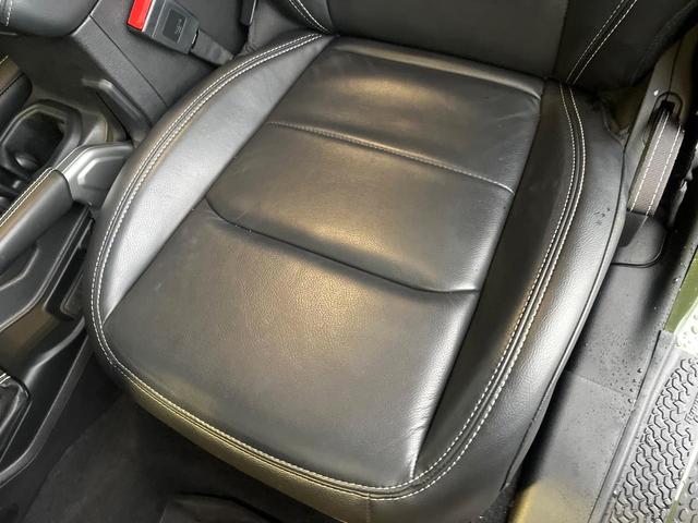 ジープ・ラングラーアンリミテッド サハラ・サージグリーン　２００台限定車　１オーナー　禁煙車　純正ナビ　バックカメラ　カープレイ　アダプティブクルコン　ブラインドスポットアシスト　シートヒーター　ステアリングヒーター　ＬＥＤヘッドライト　ＡＬＰＩＮＥ　ＥＴＣ（42枚目）