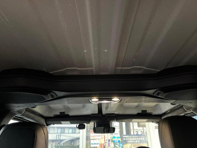 ジープ・ラングラーアンリミテッド サハラ・サージグリーン　２００台限定車　１オーナー　禁煙車　純正ナビ　バックカメラ　カープレイ　アダプティブクルコン　ブラインドスポットアシスト　シートヒーター　ステアリングヒーター　ＬＥＤヘッドライト　ＡＬＰＩＮＥ　ＥＴＣ（50枚目）