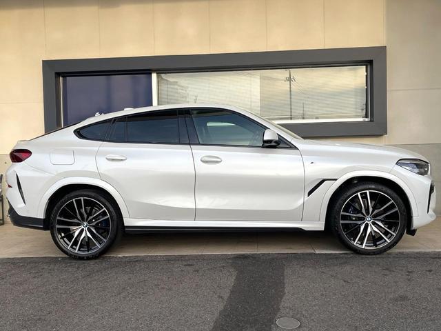 Ｘ６ ｘＤｒｉｖｅ　３５ｄ　Ｍスポーツ　プラスパッケージ　サンルーフ　ハーマンカードンサウンドシステム　ブラックレザーシート　純正２２オプションインチアルミホイール　全周囲カメラ　レーダークルーズコントロール　ＥＴＣ　１オーナー　禁煙車（17枚目）