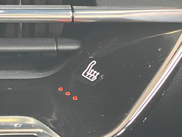 2008 GT パノラミックサンルーフ 禁煙車 ApppleCarPlay バックカメラ FOCALサラウンドシステム ブラインドスポット アダプティブクルコン アクティブセーフティブレーキ 前席シートヒーター(8枚目)