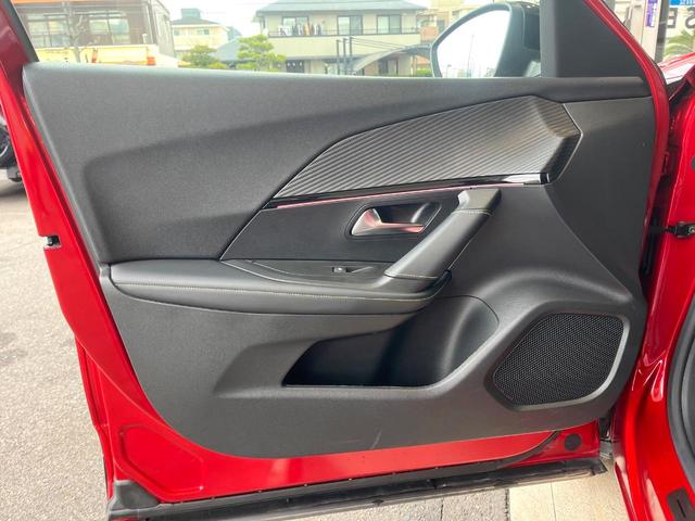 2008 GT パノラミックサンルーフ 禁煙車 ApppleCarPlay バックカメラ FOCALサラウンドシステム ブラインドスポット アダプティブクルコン アクティブセーフティブレーキ 前席シートヒーター(29枚目)