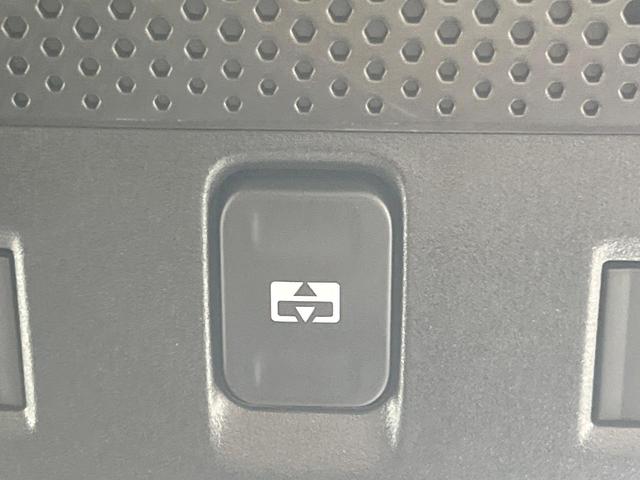 2008 GT パノラミックサンルーフ 禁煙車 ApppleCarPlay バックカメラ FOCALサラウンドシステム ブラインドスポット アダプティブクルコン アクティブセーフティブレーキ 前席シートヒーター(59枚目)