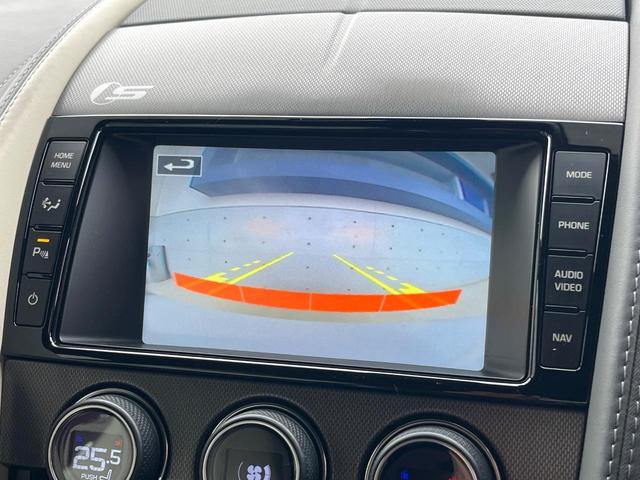 Ｆタイプ Ｓクーペ　アクティブスポーツエグゾースト　オレンジパドルシフト　ホワイトレザーシート　シートヒーター　ステアリングヒーター　純正ナビ　ＣＤ／ＤＶＤ再生　ＭＥＲＩＤＩＡＮサウンドシステム　２０インチアルミホイール（5枚目）