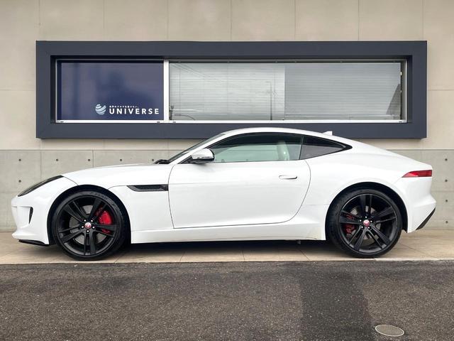 Ｆタイプ Ｓクーペ　アクティブスポーツエグゾースト　オレンジパドルシフト　ホワイトレザーシート　シートヒーター　ステアリングヒーター　純正ナビ　ＣＤ／ＤＶＤ再生　ＭＥＲＩＤＩＡＮサウンドシステム　２０インチアルミホイール（12枚目）