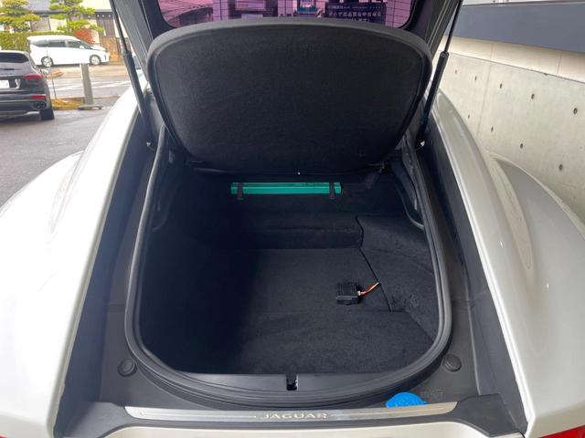 Ｆタイプ Ｓクーペ　アクティブスポーツエグゾースト　オレンジパドルシフト　ホワイトレザーシート　シートヒーター　ステアリングヒーター　純正ナビ　ＣＤ／ＤＶＤ再生　ＭＥＲＩＤＩＡＮサウンドシステム　２０インチアルミホイール（15枚目）