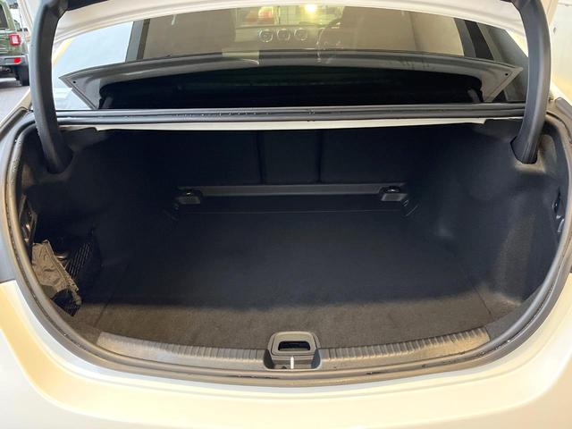 Ｃクラス Ｃ４３　４マチック　パノラミックスライディングルーフ　１オーナー　禁煙車　レーダーセーフティーＰＫＧ　純正ナビ　全周囲カメラ　黒革　Ｂｕｒｍｅｓｔｅｒサウンド　デジタルコックピット　ヘッドアップディスプレイ　パドルシフト（13枚目）