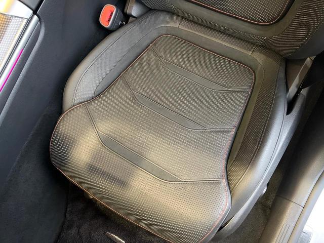 Ｃクラス Ｃ４３　４マチック　パノラミックスライディングルーフ　１オーナー　禁煙車　レーダーセーフティーＰＫＧ　純正ナビ　全周囲カメラ　黒革　Ｂｕｒｍｅｓｔｅｒサウンド　デジタルコックピット　ヘッドアップディスプレイ　パドルシフト（30枚目）