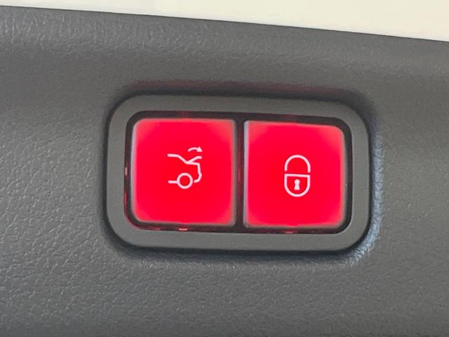 Ｃクラス Ｃ４３　４マチック　パノラミックスライディングルーフ　１オーナー　禁煙車　レーダーセーフティーＰＫＧ　純正ナビ　全周囲カメラ　黒革　Ｂｕｒｍｅｓｔｅｒサウンド　デジタルコックピット　ヘッドアップディスプレイ　パドルシフト（37枚目）