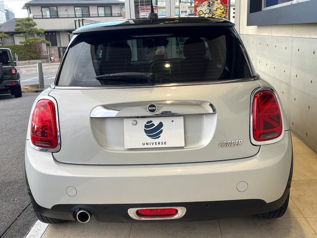 ＭＩＮＩ クーパー　ＬＥＤライトＰＫＧ　カメラ／パーキングアシストＰＫＧ　ペッパーＰＫＧ　禁煙車　純正ナビ　リアビューカメラ　インテリジェントセーフティー　ＥＴＣ　Ｂｌｕｅｔｏｏｔｈ（14枚目）