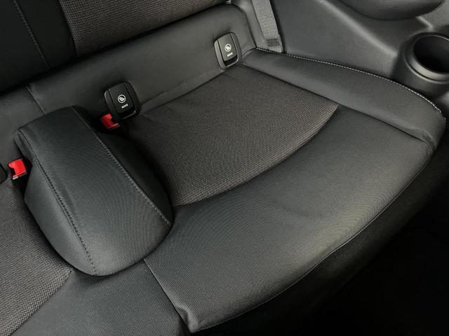 ＭＩＮＩ クーパー　ＬＥＤライトＰＫＧ　カメラ／パーキングアシストＰＫＧ　ペッパーＰＫＧ　禁煙車　純正ナビ　リアビューカメラ　インテリジェントセーフティー　ＥＴＣ　Ｂｌｕｅｔｏｏｔｈ（24枚目）
