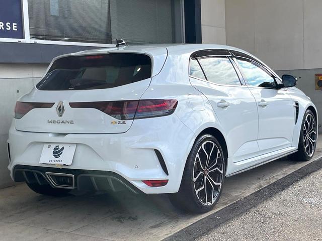 �������x�̃K���X�疌�ŝ����͂������A�㎿�ȃc���E����������B���O����_���J�����؂Ȉ��Ԃ�ی삵�A�F�����E�򉻂�h�~�B�u�e�X�v���b�V���R�[�g�v�A�u�e�v���~�b�T�R�[�g�v���炨�I�т��������܂��B