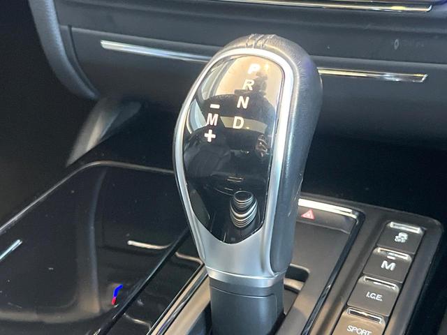 ���l�s���[�h�t���`�s�F�ʏ�͎����ł����Ȃ���ϑ��i�M�A�`�F���W�j���h���C�o�[�̑���ɂ���ĈӐ}�I�ɕς�����V�X�e���ł��B����w���i�̃h���C�u�����y���݂��������܂��I