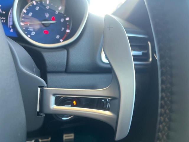 ���X�e�A�����O�p�h���V�t�g�F�N�C�b�N�ȃV�t�g���삪�\�I���X�|���X�������A���Ȃ��̃M�A�ϑ��ɂ�������Ƃ��Ă��Ă���܂��I���Ԃƈ�̂ƂȂ�鑕���ł��B