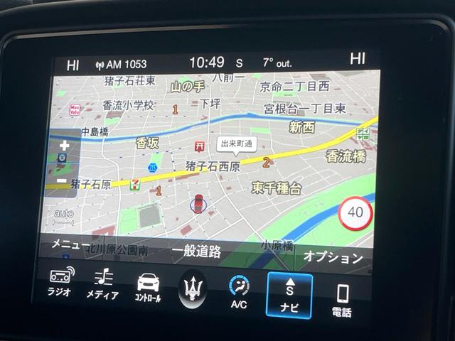 �������i�r�F��̊��̂���i�r�́A����������ԓ������o���Ă���܂��B�I�[�f�B�I�@�\���[�����Ă���܂��̂ŁA�^�]�����y���߂܂���