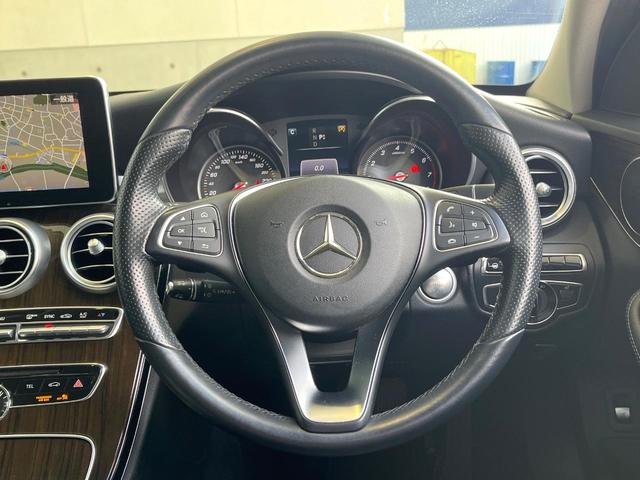 ���}���`�t�@���N�V�����X�e�A�����O�F�n���h���̍��E�̃{�^���ŃI�[�f�B�I�̑I���≹�ʂ̒��߂��\�ł��B�n���h�����������������ł���̂ň��S�ł��ˁ�