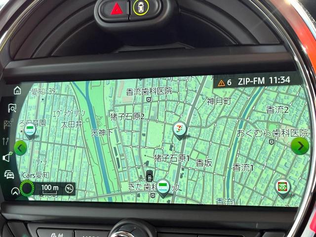 �������i�r�F��̊��̂���i�r�́A����������ԓ������o���Ă���܂��B�a�����������������Đ��ȂǃI�[�f�B�I�@�\���[�����Ă���܂��̂ŁA�^�]�����y���߂܂���