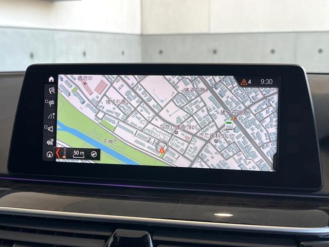 �������i�r�F��̊��̂���i�r�́A����������ԓ������o���Ă���܂��B�a�����������������Đ��ȂǃI�[�f�B�I�@�\���[�����Ă���܂��̂ŁA�^�]�����y���߂܂���