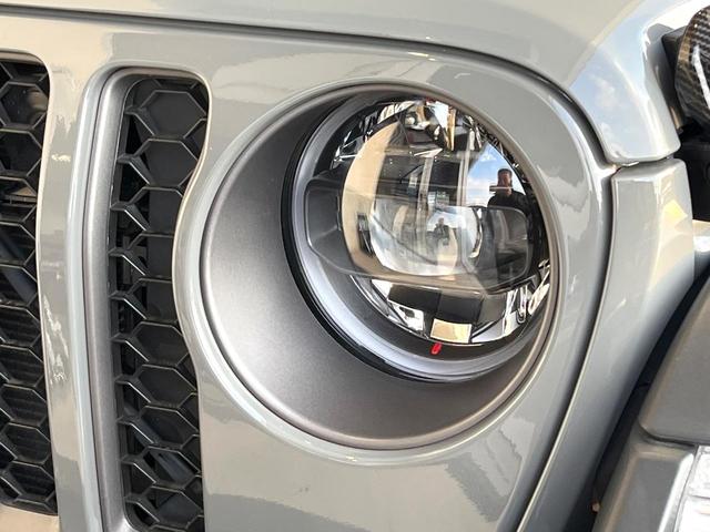 ���k�d�c�w�b�h���C�g�F�������k�d�c�w�b�h���C�g�ŁA���S�^�]���x����ǍD�Ȏ��E���I