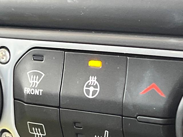 ジープ・ラングラーアンリミテッド リミテッドＥＤウィズサンライダフリップＴフォーハドＴ　特別仕様車　ブラックレザーシート　シートヒーター　純正ナビ　Ｂｌｕｅｔｏｏｔｈ　アップルカープレイ　ブラック革貼インパネ加飾　レーダークルーズコントロール　バックカメラ　ハンドルヒーター　１オーナー（10枚目）