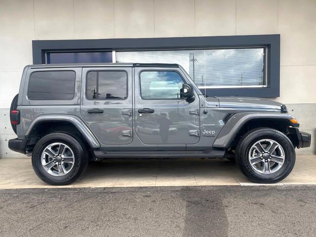 ジープ・ラングラーアンリミテッド リミテッドＥＤウィズサンライダフリップＴフォーハドＴ　特別仕様車　ブラックレザーシート　シートヒーター　純正ナビ　Ｂｌｕｅｔｏｏｔｈ　アップルカープレイ　ブラック革貼インパネ加飾　レーダークルーズコントロール　バックカメラ　ハンドルヒーター　１オーナー（16枚目）