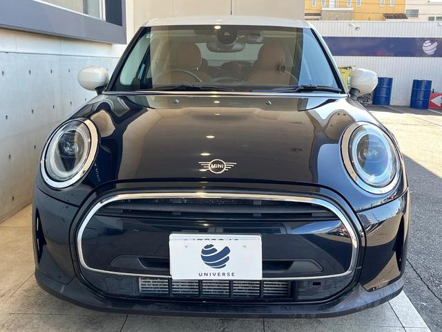 ＭＩＮＩ クーパー　クラシック・トリム　５ドア　１オーナー　レザーシートシートＰＫＧ　ドライビングアシストＰＫＧ　純正ナビ　リアカメラ　シートヒーター　コンフォートアクセス　マルチディスプレイメーター　ＥＴＣ　クルコン　ＬＥＤヘッド（12枚目）