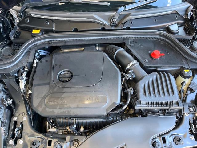 ＭＩＮＩ クーパー　クラシック・トリム　５ドア　１オーナー　レザーシートシートＰＫＧ　ドライビングアシストＰＫＧ　純正ナビ　リアカメラ　シートヒーター　コンフォートアクセス　マルチディスプレイメーター　ＥＴＣ　クルコン　ＬＥＤヘッド（17枚目）