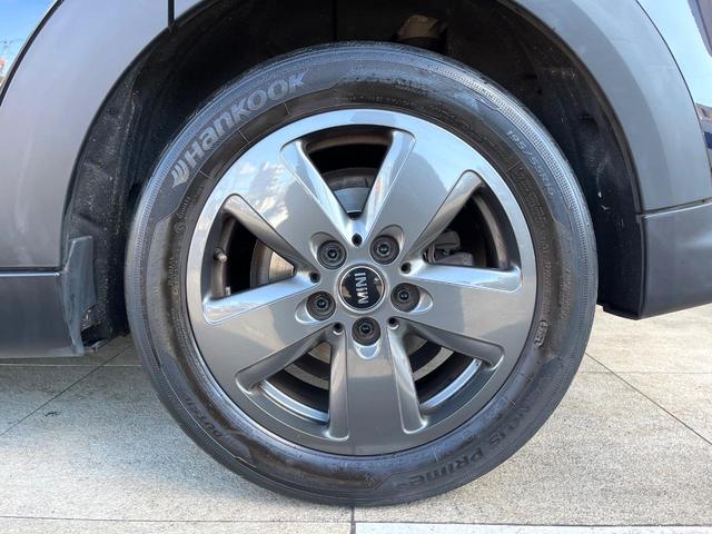 ＭＩＮＩ クーパー　クラシック・トリム　５ドア　１オーナー　レザーシートシートＰＫＧ　ドライビングアシストＰＫＧ　純正ナビ　リアカメラ　シートヒーター　コンフォートアクセス　マルチディスプレイメーター　ＥＴＣ　クルコン　ＬＥＤヘッド（35枚目）