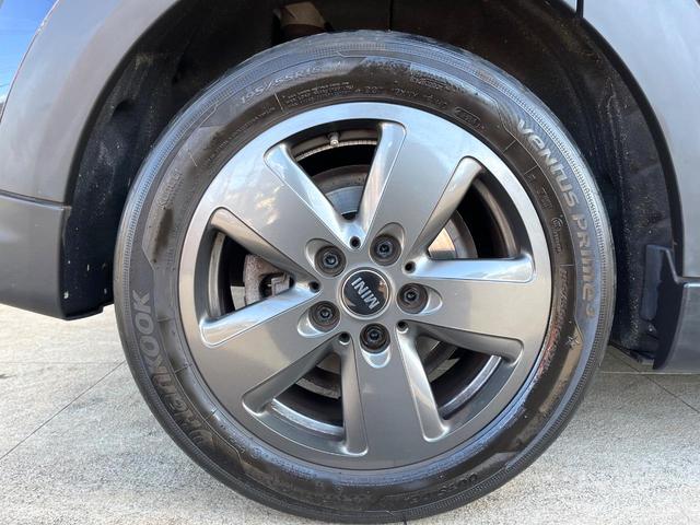 ＭＩＮＩ クーパー　クラシック・トリム　５ドア　１オーナー　レザーシートシートＰＫＧ　ドライビングアシストＰＫＧ　純正ナビ　リアカメラ　シートヒーター　コンフォートアクセス　マルチディスプレイメーター　ＥＴＣ　クルコン　ＬＥＤヘッド（38枚目）