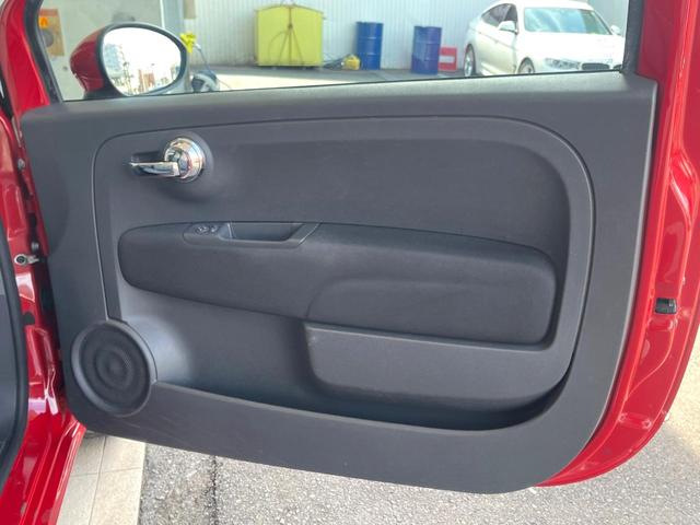 ５００ ツインエア　ラウンジ　ガラスルーフ　ナビ　フルセグ　Ｂｌｕｅｔｏｏｔｈ　バックカメラ　ＨＩＤヘッドライト　純正１５インチアルミホイール　コーナーセンサー　オートエアコン　ラゲッジルームランプ　ＥＴＣ　禁煙車（32枚目）