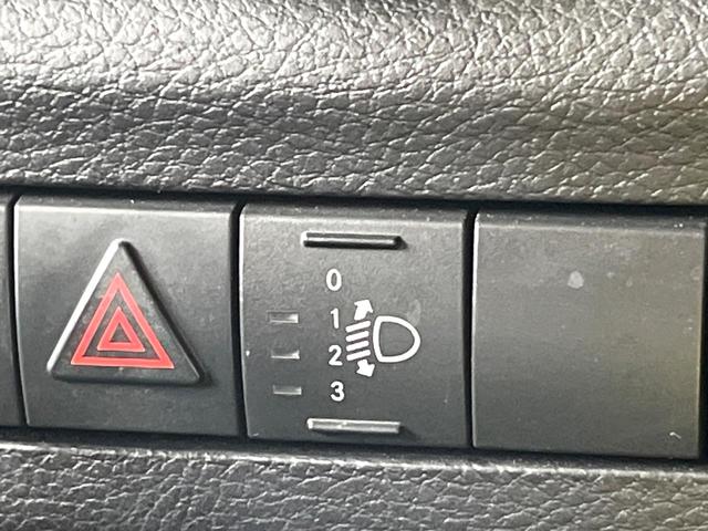 ジープ・ラングラーアンリミテッド スポーツ ポータブルナビ ワンセグ 純正オーディオ CD再生 クルーズコントロール キーレス ETC 18インチアルミホイール オートエアコン 禁煙車(30枚目)