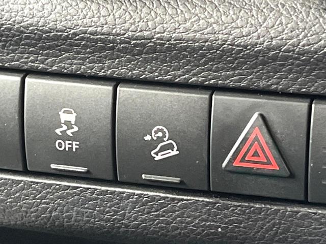 ジープ・ラングラーアンリミテッド スポーツ ポータブルナビ ワンセグ 純正オーディオ CD再生 クルーズコントロール キーレス ETC 18インチアルミホイール オートエアコン 禁煙車(31枚目)