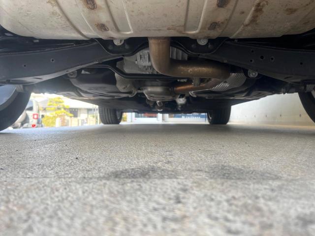 Ｑ３ ２．０ＴＦＳＩクワトロ２２０ＰＳ　サンルーフ　レザーＰＫＧ　ＬＥＤＰＫＧ　パワーバックドア　アドバンスドキー　純正ナビ　バックカメラ　禁煙車　ＥＴＣ　シートヒーター　パワーシート　クリアランスソナー　Ｂｌｕｅｔｏｏｔｈ（42枚目）