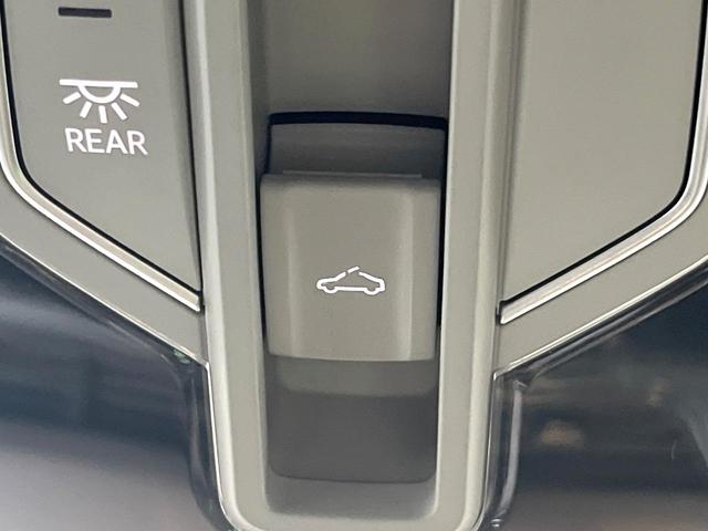 Ｑ７ ２．０ＴＦＳＩクワトロ　サンルーフ　７シーターＰＫＧ　オプション２０インチＡＷ　マトリクスＬＥＤヘッドライト　アダプティブクルコン　シートヒーター　電動リアゲート　禁煙車　パワーシート　純正ナビ　全周囲カメラ（52枚目）