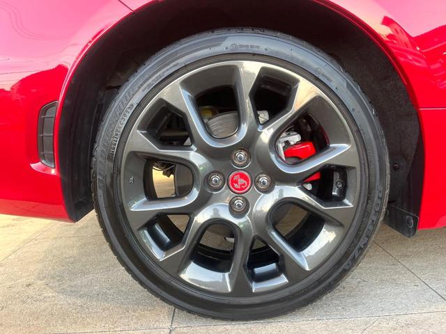 アバルト１２４ スパイダー ベースグレード　革シート／ＳＤナビゲーションＰＫＧ　シートヒーター　アダプティブＬＥＤヘッド　リアビューカメラ　クルーズコントロール　クリアランスソナー　純正１７インチアルミホイール　禁煙車（45枚目）