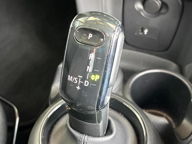 ���k�d�c�w�b�h���C�g�F�������k�d�c�w�b�h���C�g�ŁA���S�^�]���x����ǍD�Ȏ��E���I