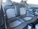 ●後部座席も気になるようなキズ・汚れやへたり等、大きなダメージはなく、良好な状態です。