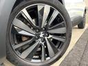 ●純正19インチアルミホイール:輸入車ならではの卓越した走りを支えるホイールと足回りです!日本車の走りに慣れている方にもぜひ体感して頂きたいほど、高いレベルでまとまっています!